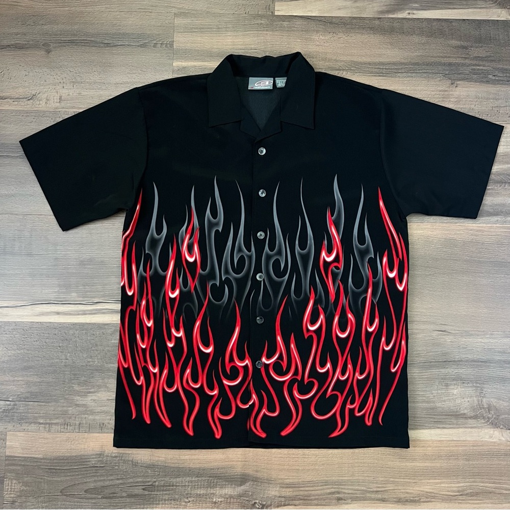 Vintage Y2K Breakdown Men's Black Button Down Red & Grey Flame Shirt Size Medium